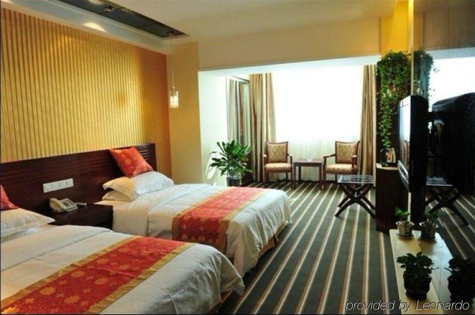 Baihuacun International Hotel Urumqi Room photo